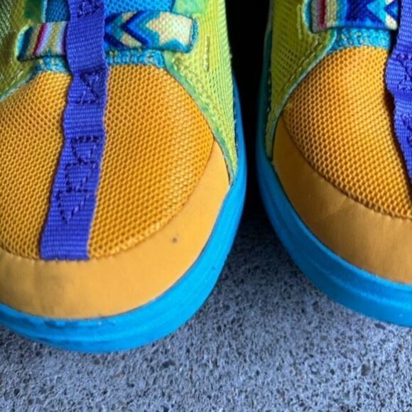 Nike Kyrie Flytrap Kaleidoscope Size 13C DQ8093-700 Sneakers - Picture 3 of 9